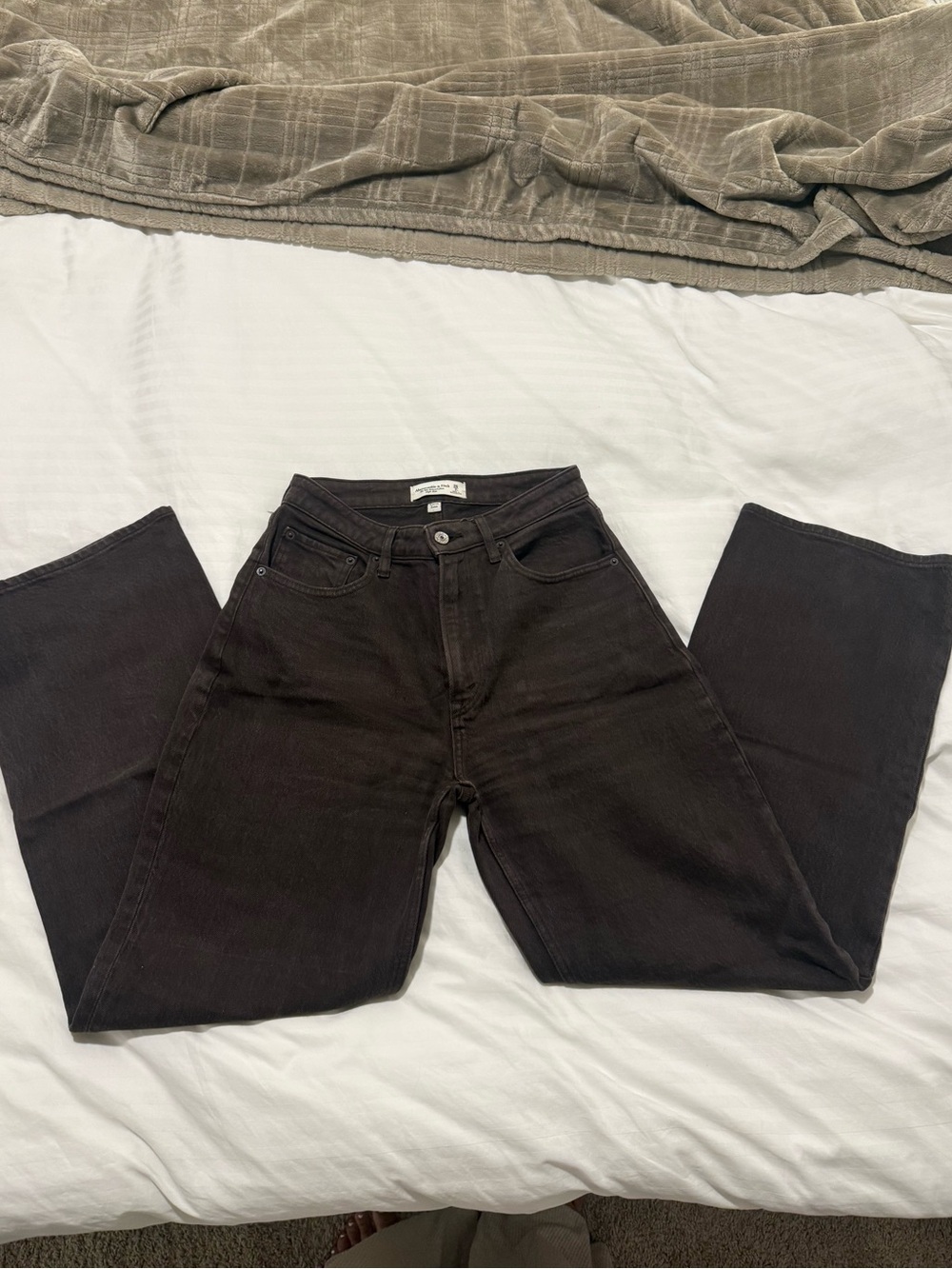 Abercrombie & Fitch Brown 90’s Relaxed Jean High Rise - Curve Love